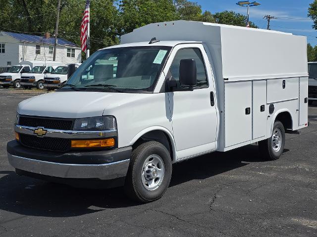 2025 Chevrolet Express Commercial Cutaway Vehicle Photo in INDEPENDENCE, MO 64055-1314