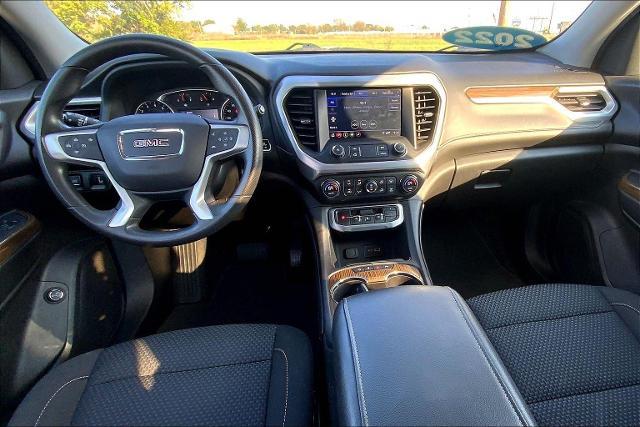 2022 GMC Acadia Vehicle Photo in TOPEKA, KS 66609-0000