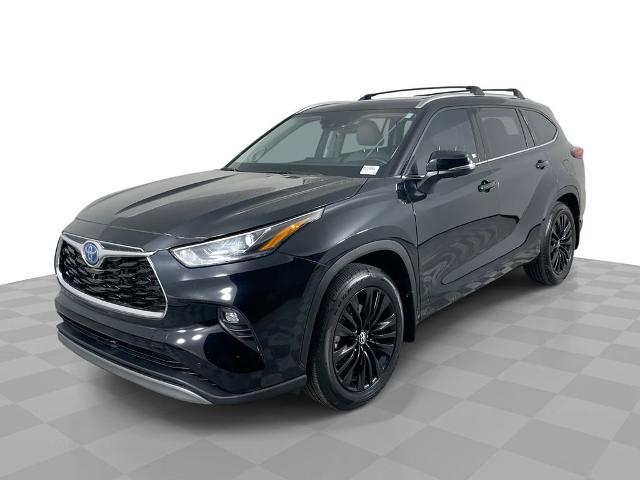 2024 Toyota Highlander Vehicle Photo in GILBERT, AZ 85297-0402