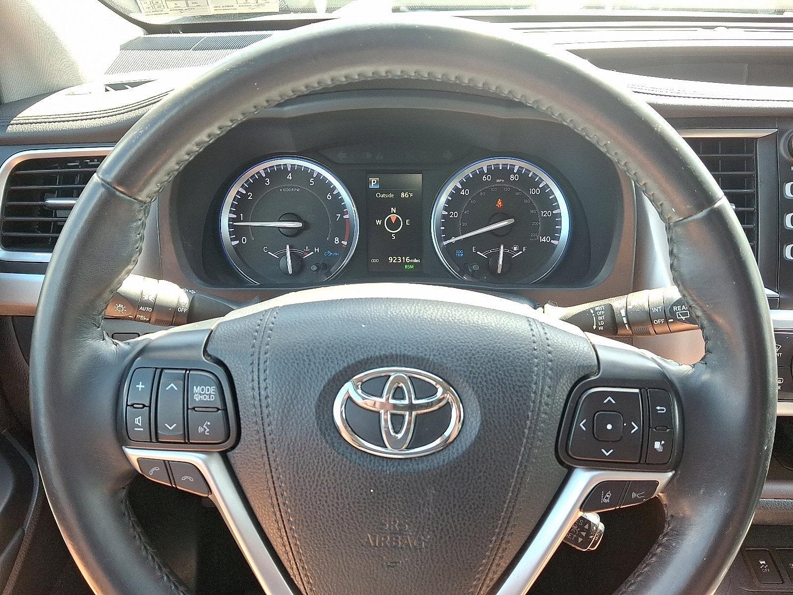 2019 Toyota Highlander Vehicle Photo in Harrisburg, PA 17111