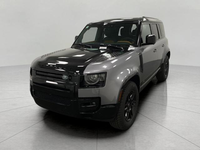 2024 Defender Vehicle Photo in Neenah, WI 54956