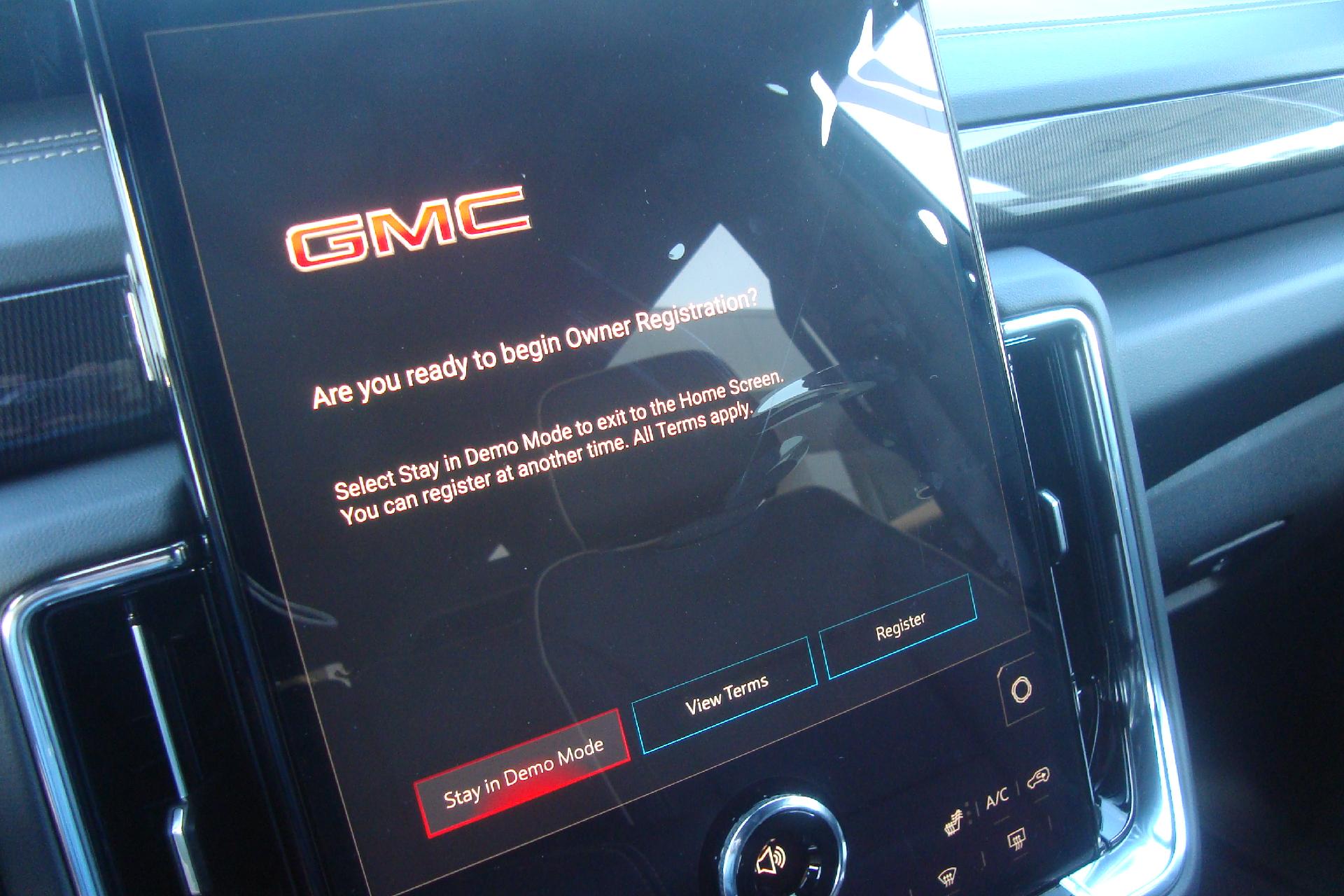 2026 GMC Yukon Vehicle Photo in PORTSMOUTH, NH 03801-4196