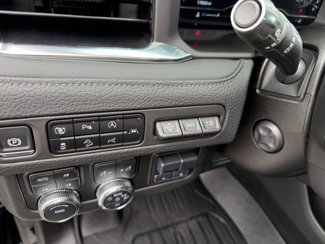 2024 GMC Yukon XL Vehicle Photo in LEOMINSTER, MA 01453-2952