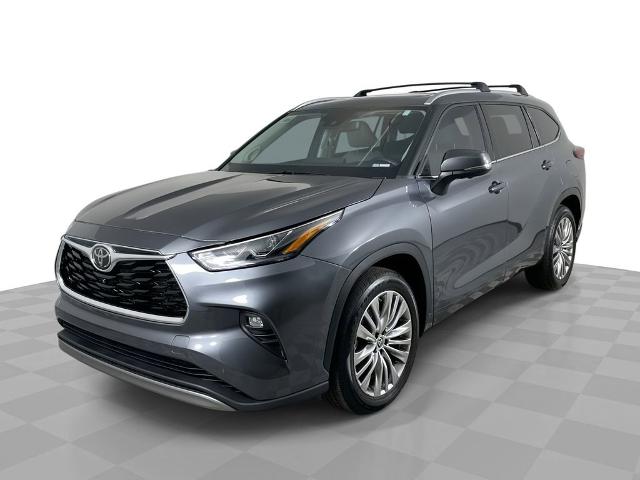 2023 Toyota Highlander Vehicle Photo in GILBERT, AZ 85297-0402