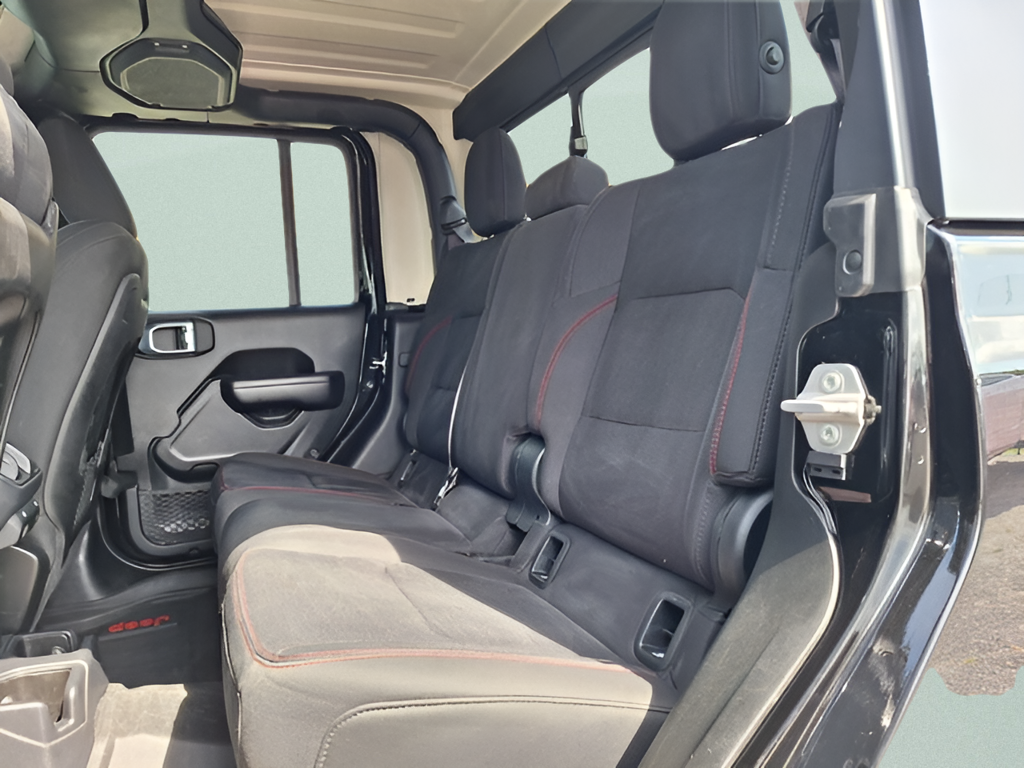 2021 Jeep Gladiator photo 22 of 36