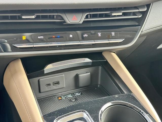 2025 Buick Envision Vehicle Photo in COLUMBIA, MO 65203-3903