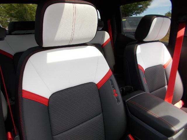 2026 GMC Canyon Vehicle Photo in LOWELL, MA 01852-4336