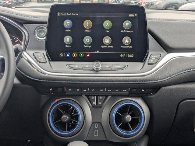 2025 Chevrolet Blazer Vehicle Photo in BRUNSWICK, GA 31525-1881