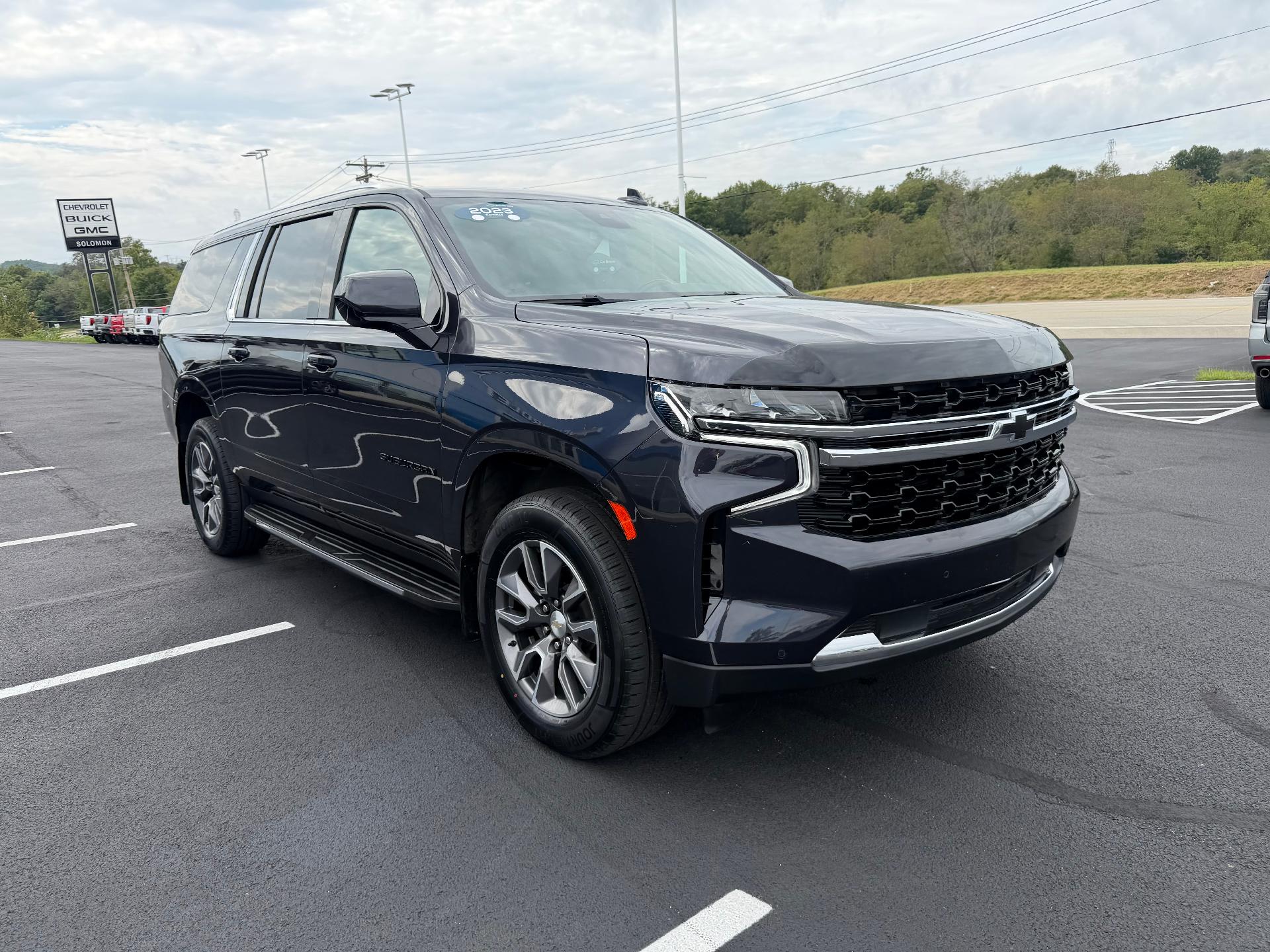 2023 Chevrolet Suburban LS - 7