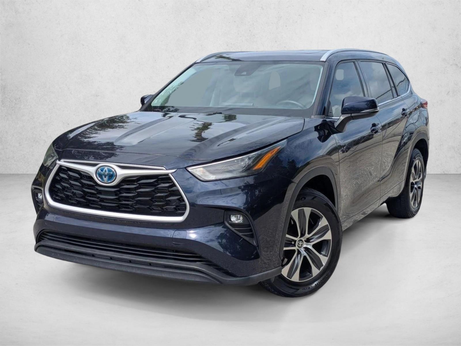 2022 Toyota Highlander Vehicle Photo in Sarasota, FL 34231