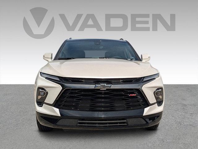 2025 Chevrolet Blazer Vehicle Photo in BRUNSWICK, GA 31525-1881