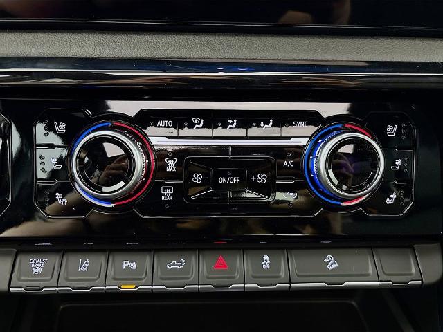 2025 GMC Sierra 3500 HD Vehicle Photo in PUYALLUP, WA 98371-4149