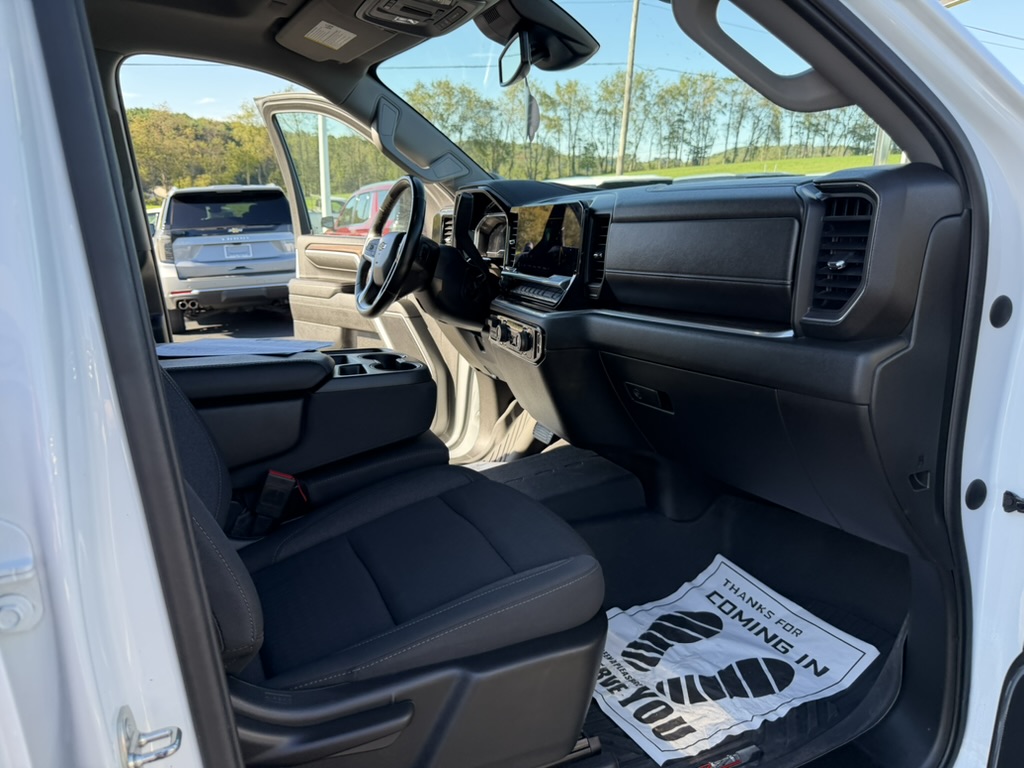 2024 Chevrolet Silverado 2500 HD photo 32 of 34