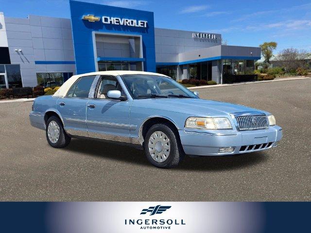 2008 Mercury Grand Marquis Vehicle Photo in DANBURY, CT 06810-5034