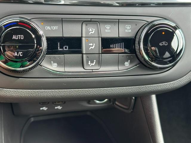 2025 Buick Envista Vehicle Photo in COLUMBIA, MO 65203-3903