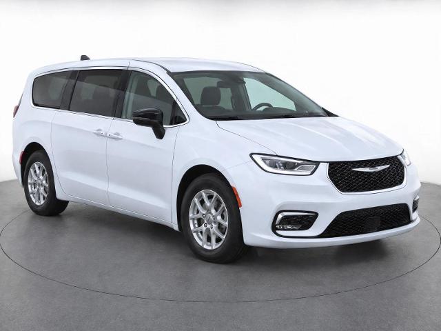 2024 Chrysler Pacifica Vehicle Photo in INDEPENDENCE, MO 64055-1314
