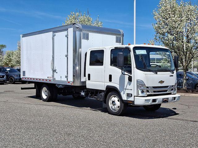 2024 Chevrolet Low Cab Forward 4500 Vehicle Photo in DANBURY, CT 06810-5034