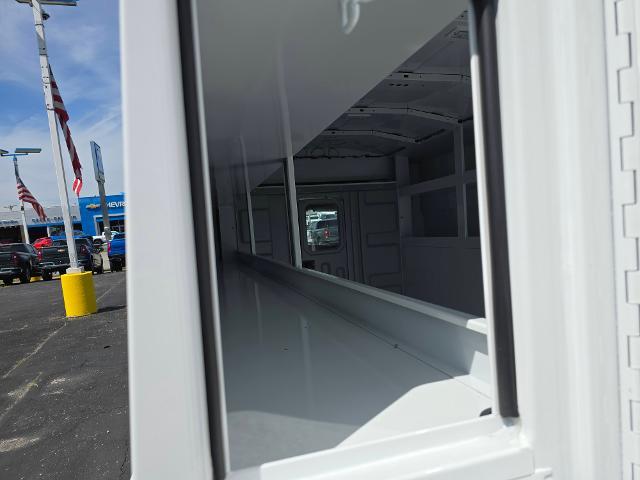 2025 Chevrolet Express Commercial Cutaway Vehicle Photo in INDEPENDENCE, MO 64055-1314