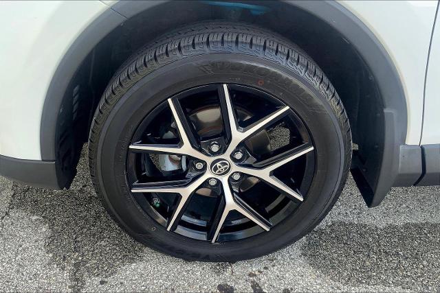 2016 Toyota RAV4 Vehicle Photo in KANSAS CITY, MO 64114-4545