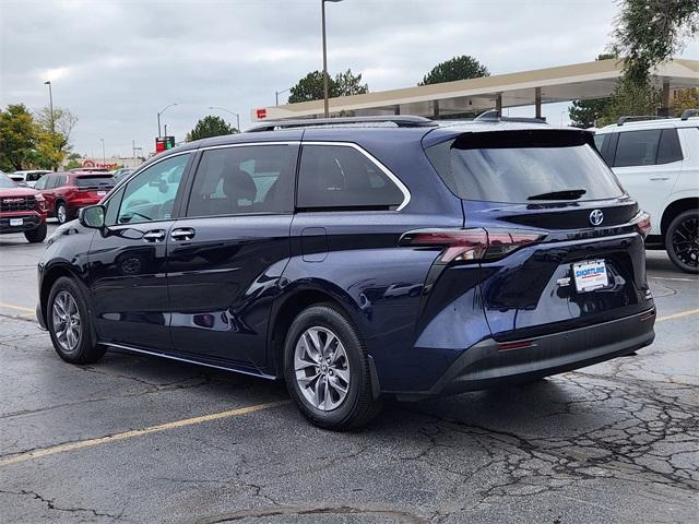 2024 Toyota Sienna Vehicle Photo in AURORA, CO 80012-4011