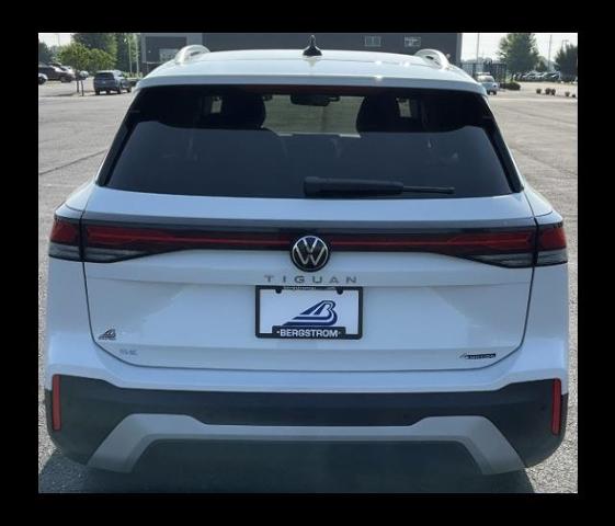 2025 Volkswagen Tiguan Vehicle Photo in Oshkosh, WI 54904