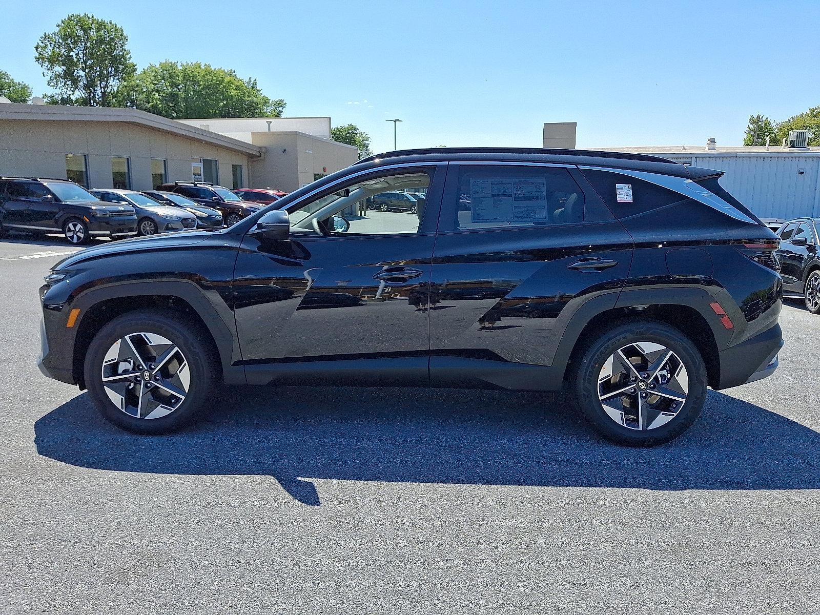 2025 Hyundai TUCSON Hybrid Vehicle Photo in Harrisburg, PA 17111