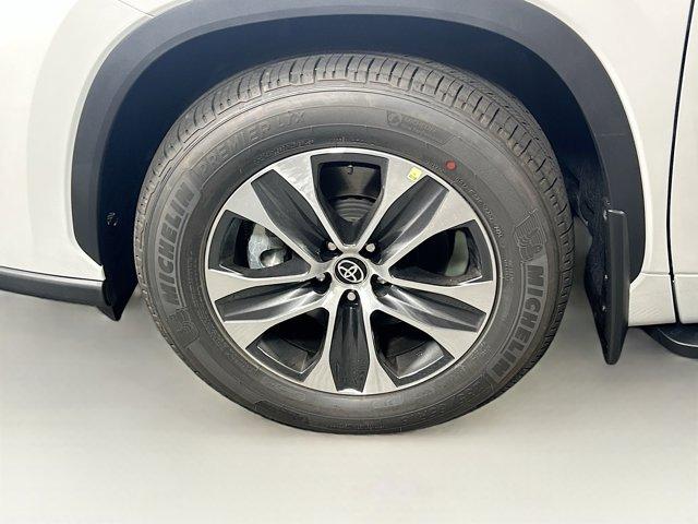 2025 Toyota Highlander Vehicle Photo in Flemington, NJ 08822