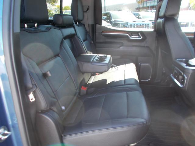 2024 GMC Sierra 1500 Vehicle Photo in LOWELL, MA 01852-4336