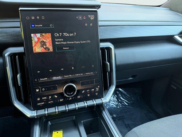 2025 GMC Acadia Vehicle Photo in LEOMINSTER, MA 01453-2952