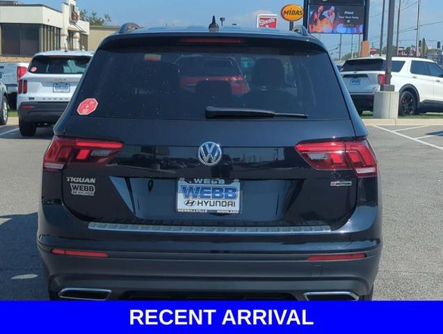 2020 Volkswagen Tiguan Vehicle Photo in Merrillville, IN 46410