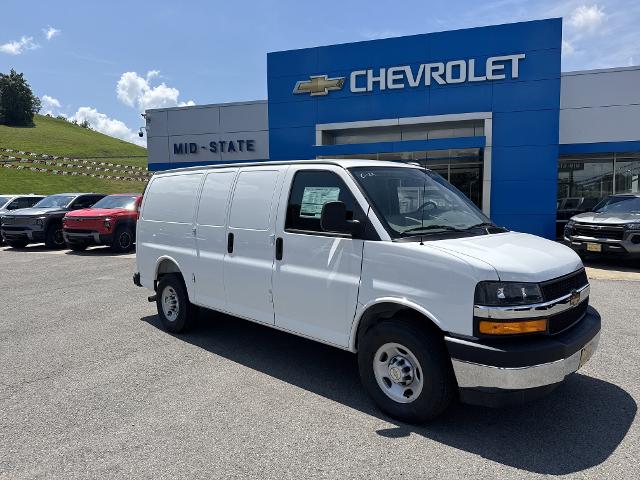 2025 Chevrolet Express Cargo Vehicle Photo in SUTTON, WV 26601-9538