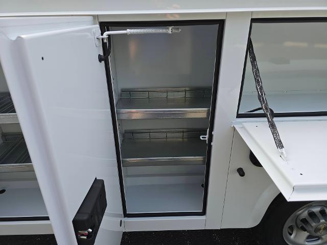 2025 Chevrolet Express Commercial Cutaway Vehicle Photo in INDEPENDENCE, MO 64055-1314