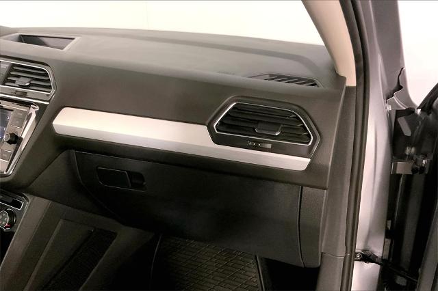 2021 Volkswagen Tiguan Vehicle Photo in Lees Summit, MO 64086