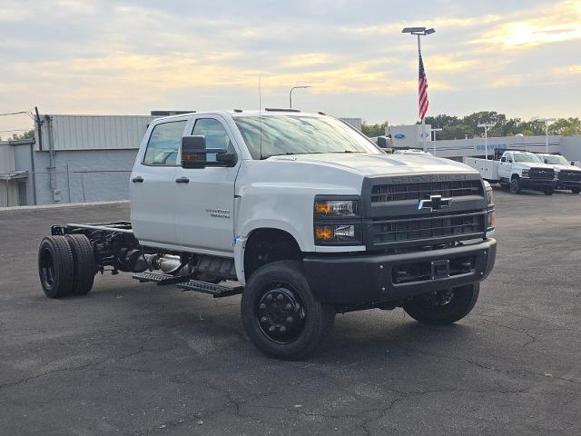 2024 Chevrolet Silverado Chassis Cab Vehicle Photo in INDEPENDENCE, MO 64055-1314