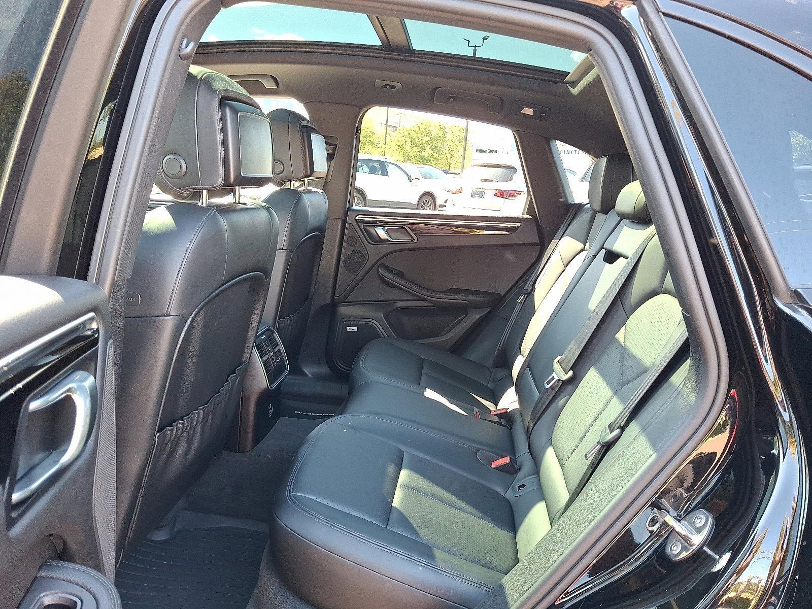2021 Porsche Macan Vehicle Photo in Willow Grove, PA 19090