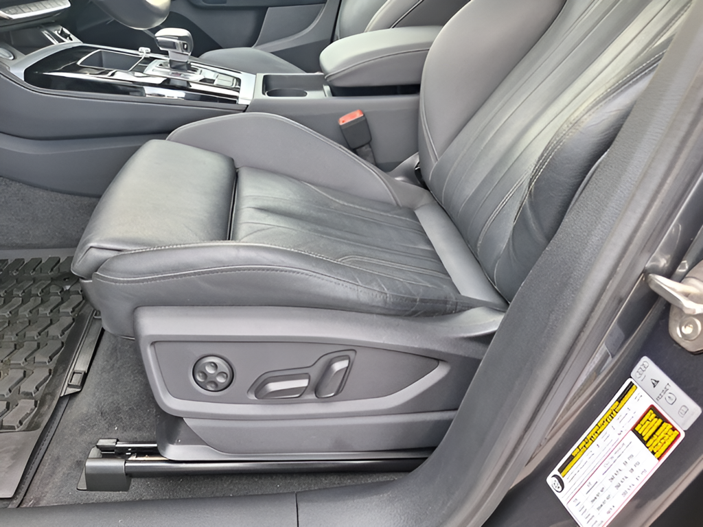 2023 Audi Q5 Sportback photo 30 of 33