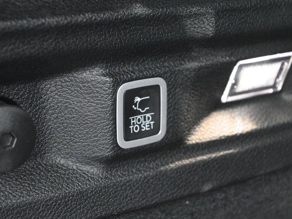 2023 Jeep Grand Cherokee L Vehicle Photo in Cedar Rapids, IA 52402