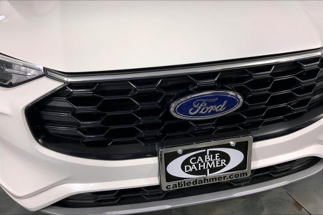 2023 Ford Escape Vehicle Photo in KANSAS CITY, MO 64114-4502