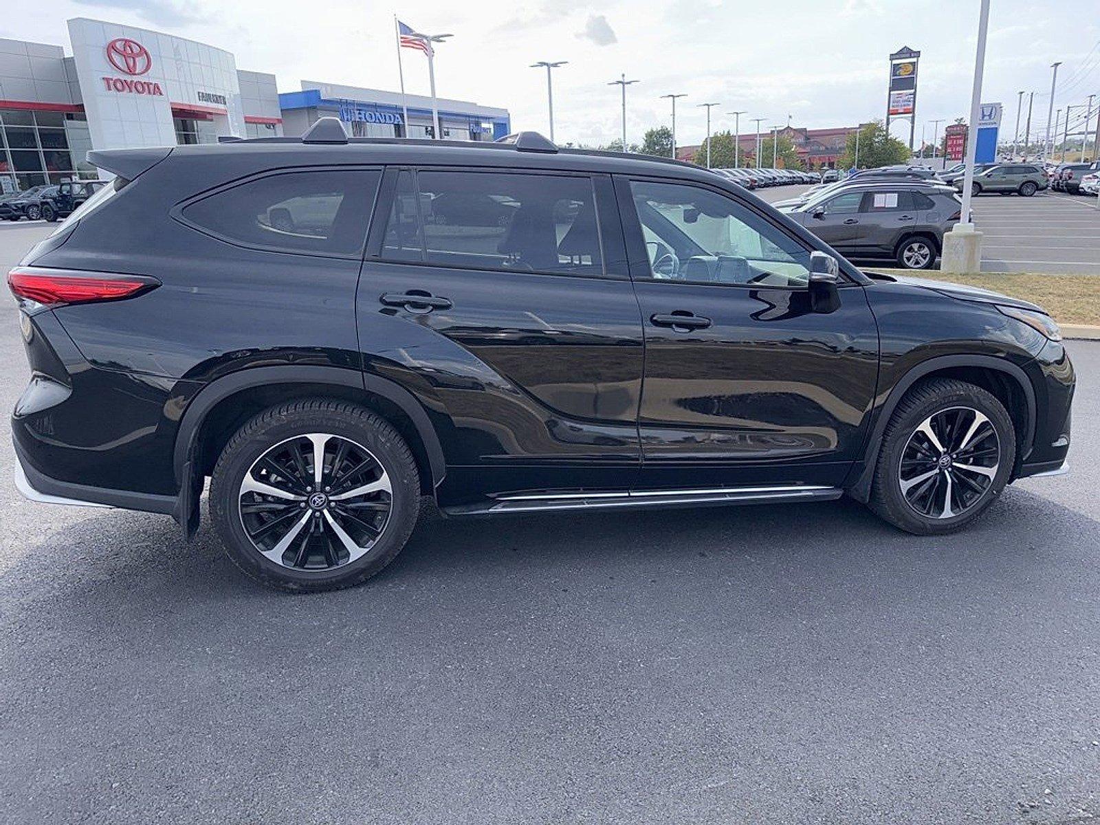 2022 Toyota Highlander Vehicle Photo in Harrisburg, PA 17111