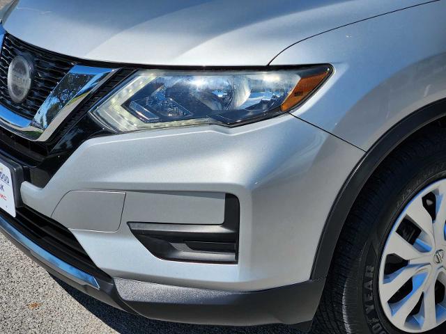 2018 Nissan Rogue Vehicle Photo in DENTON, TX 76210-9321