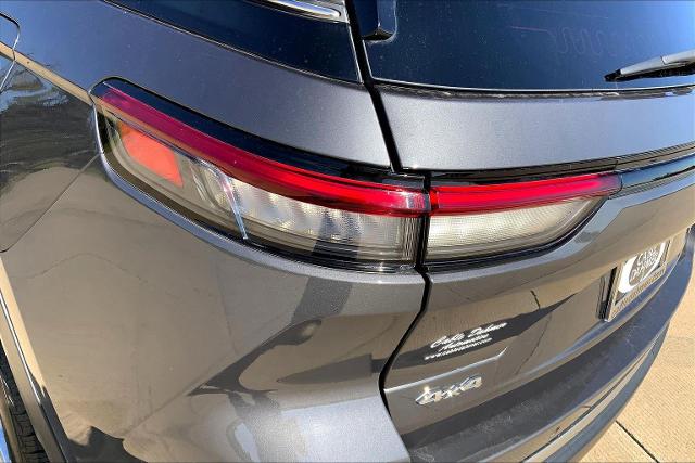 2022 Jeep Grand Cherokee Vehicle Photo in TOPEKA, KS 66609-0000