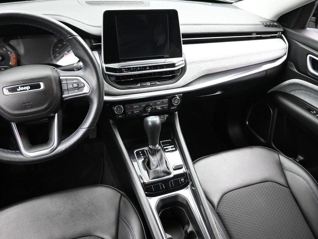 2022 Jeep Compass Vehicle Photo in Cedar Rapids, IA 52402