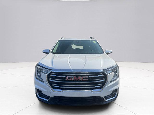 2024 GMC Terrain Vehicle Photo in LEOMINSTER, MA 01453-2952