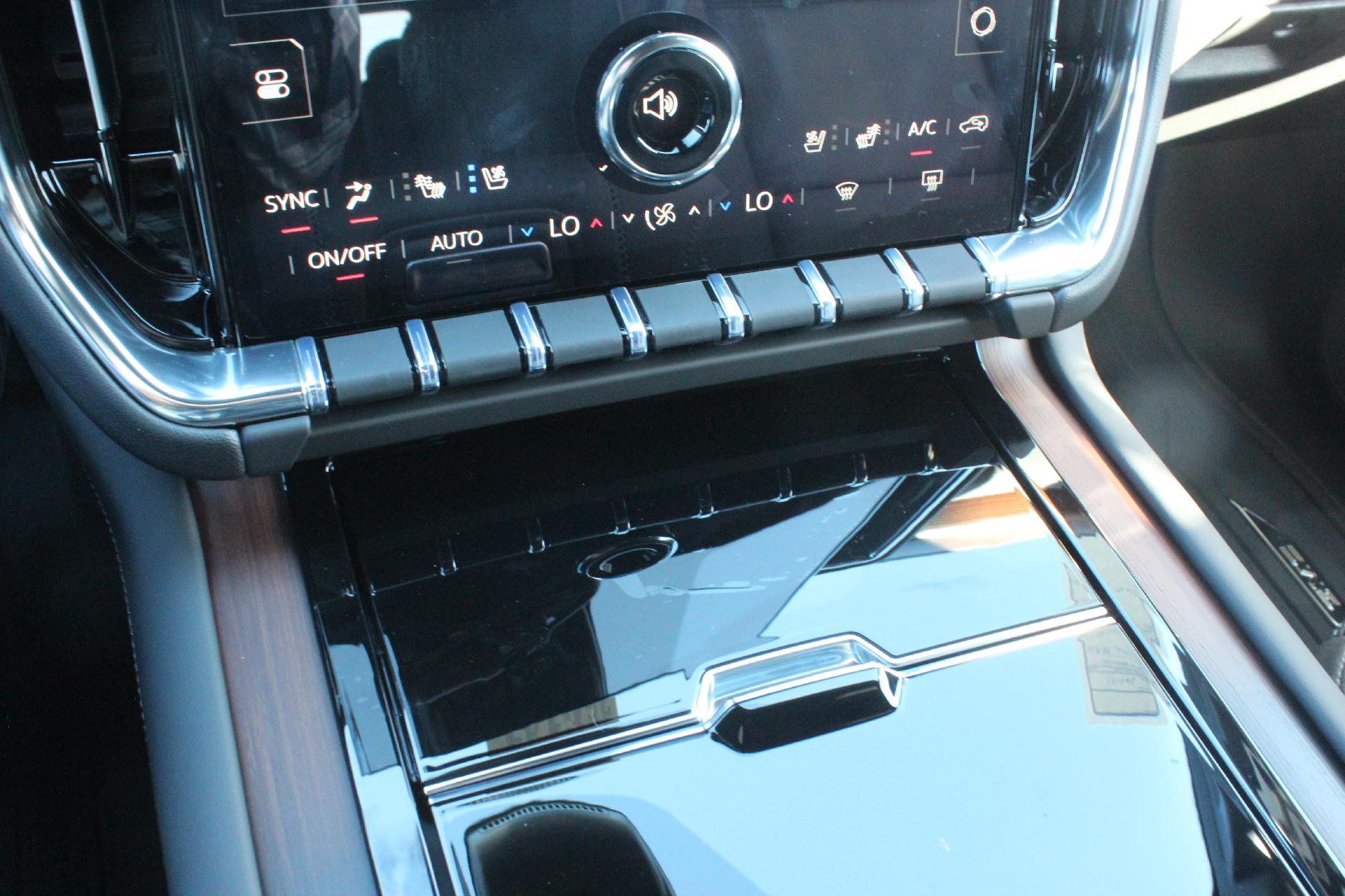 2026 GMC Yukon Vehicle Photo in AURORA, CO 80012-4011