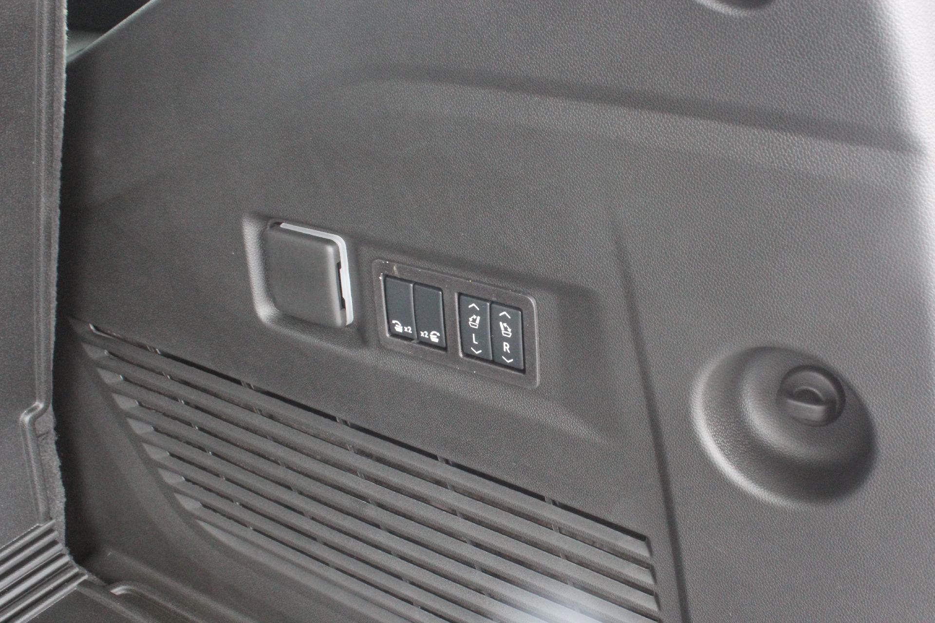 2026 GMC Yukon Vehicle Photo in AURORA, CO 80012-4011