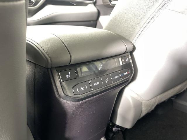 2024 Toyota Highlander Vehicle Photo in GILBERT, AZ 85297-0402