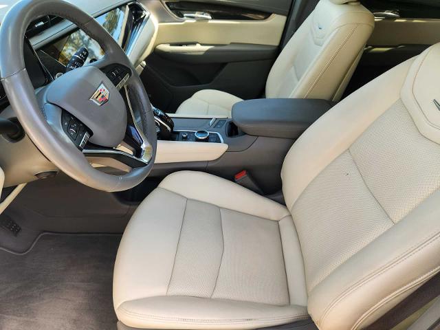 2023 Cadillac XT6 Vehicle Photo in DENTON, TX 76210-9321