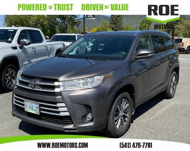 2019 Toyota Highlander Vehicle Photo in GRANTS PASS, OR 97526-2125