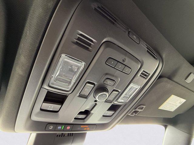 2024 GMC Yukon XL Vehicle Photo in LEOMINSTER, MA 01453-2952