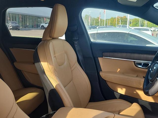 2025 Volvo V90 Cross Country Vehicle Photo in KANSAS CITY, MO 64114-4545